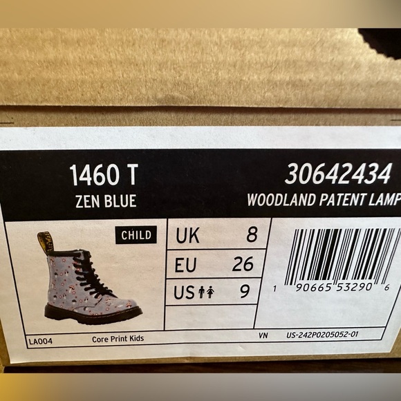 ❌SOLD❌ Dr. Martens 1460 PATENT WOODLAND LACE UP BOOTS - Picture 8 of 8
